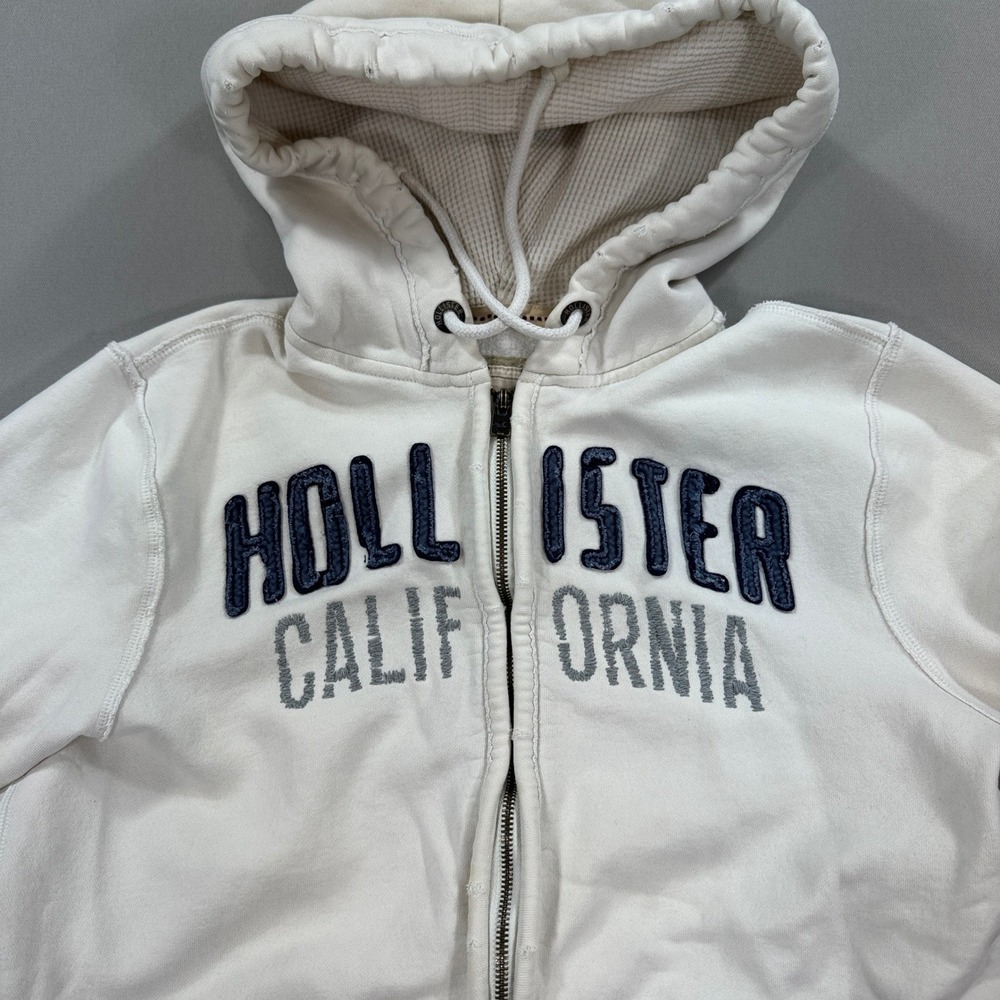 Hollister Men's White Zip-Up Hoodie - California Logo - Picture 2 of 8